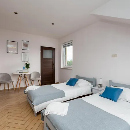 ゲストハウス Sleeply Zlotniki